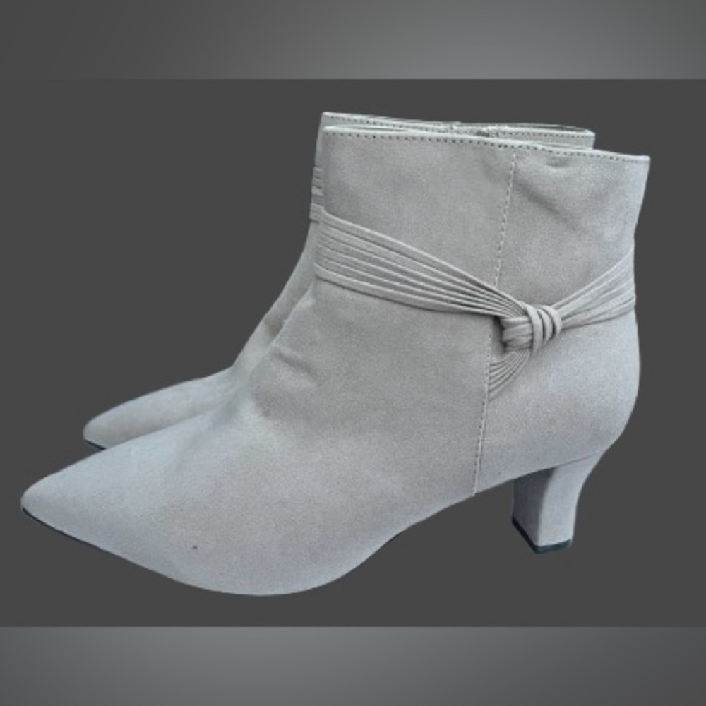 East 5th Mander Gray Suede Ankle Booties | Memory Foam | Wide Width 9.5W